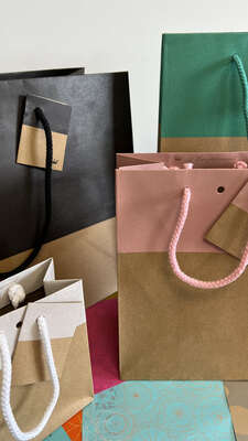 Product image Chic two-tone bag with white edge
